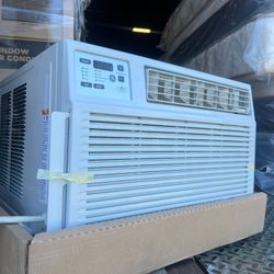 NEW WINDOW AC WITH HEAT 12000 BTU 220V $395