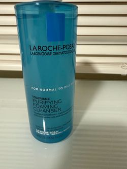 Oil free face wash for sensitive skin with niacinamide and ceramides. Pore cleanser that won’t dry out skin and is soap free