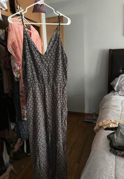 Romper runs small fits like a small/medium