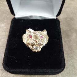 TIGER RING 14K  SIZE 11. 7.3 Gr