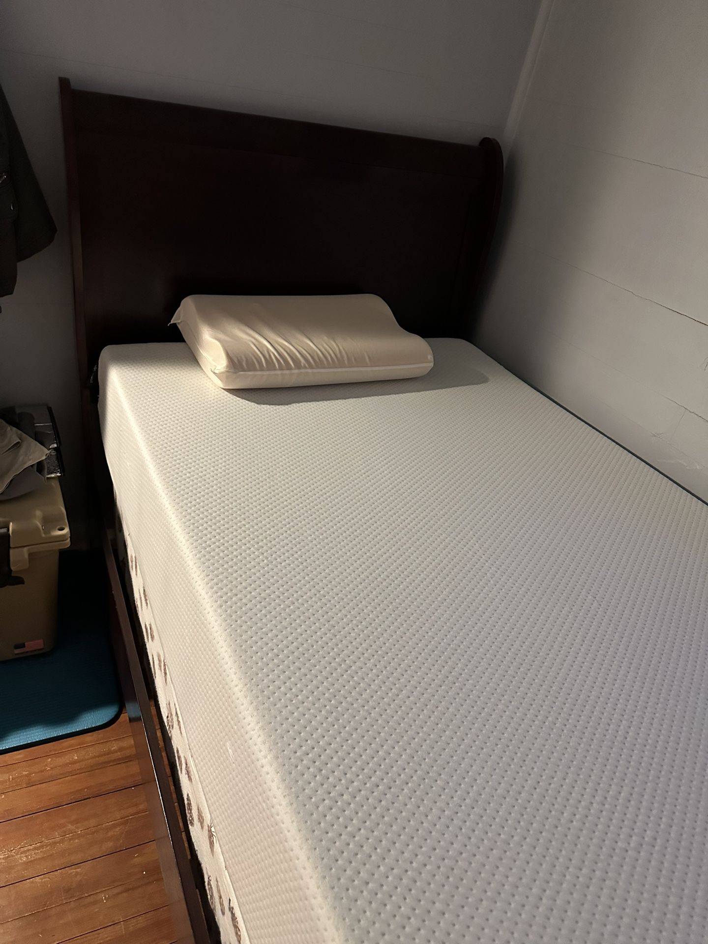 Twin Size Bed Frame And Mattress 