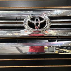 2018-2021 Toyota Tundra Front Grill OE