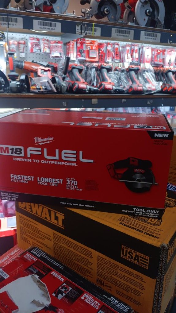 Best SellerECHO20 in. 490cc Gas 2 Stroke Cycle Chainsaw