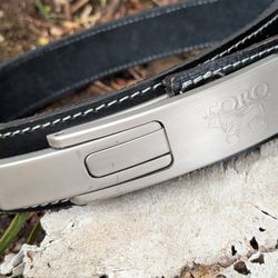Toro Titan 2-Inch Lever Powerlifting Belt – Premium Sole-Bend Leather, 10mm Thick