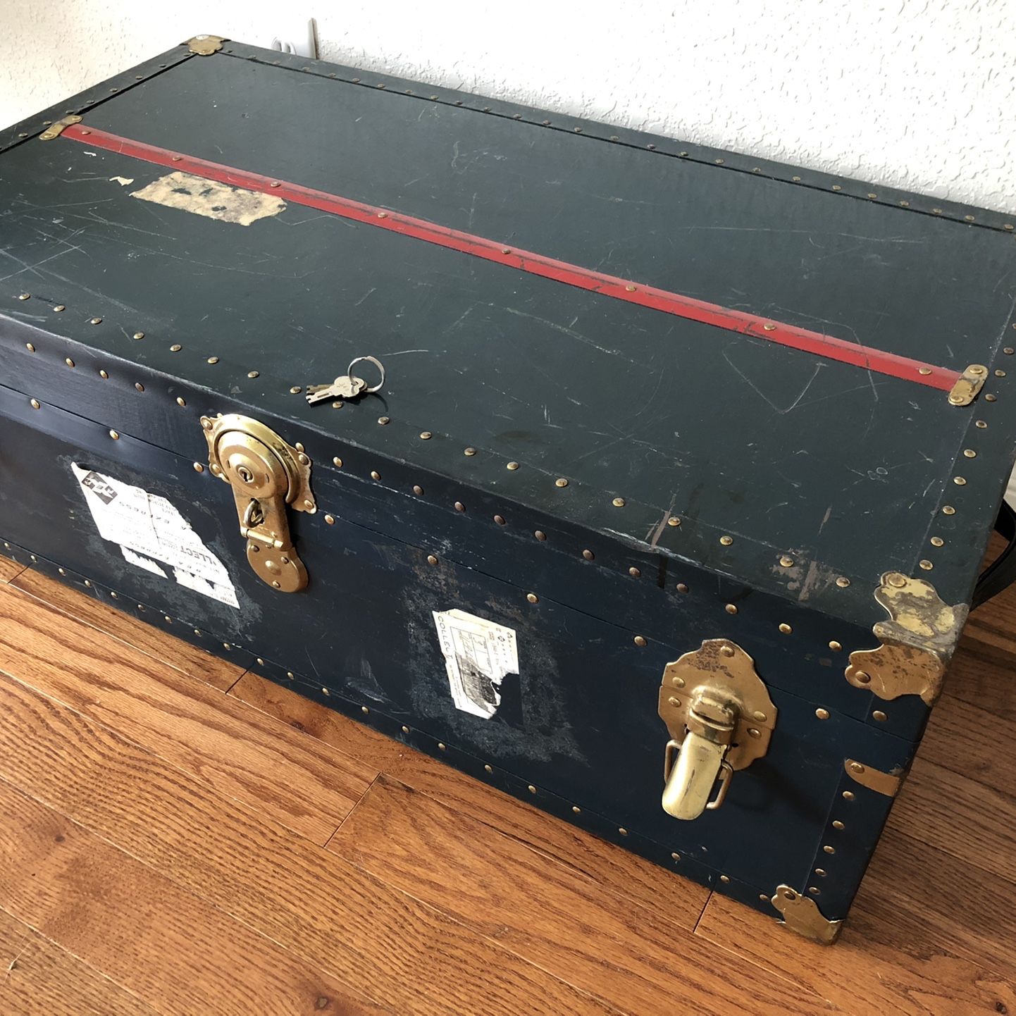 Antique French Steamer Trunk “Aux Etats Unis” – Object Quality Antiques