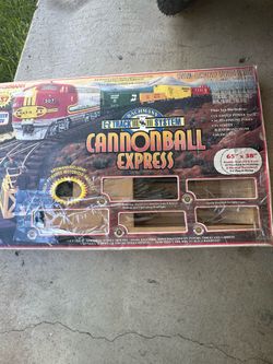 1980s one owner only used once  bachmann  137 pcs electric train set
