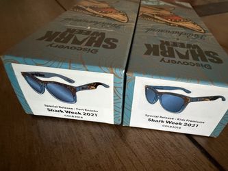Discovery Shark Week 2021 Special Release Sunglasses Set