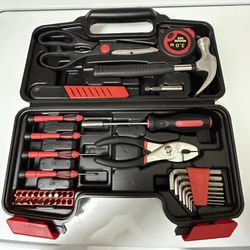 39 PIECE HOUSEHOLD TOOL SET 