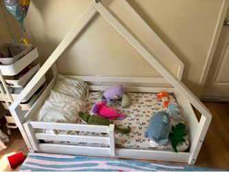 Toddler bed with mattress included
