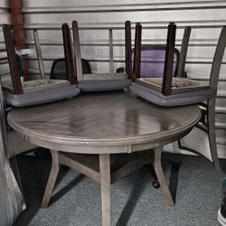 Round Dining Table & Chairs