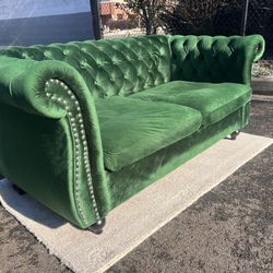 Green Velvet Love Seat