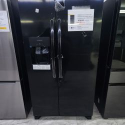FRIDGIDAIRE SIDE BY SIDE REFRIGERATOR WITH ICE MAKER 1 YWAR WARRANTY/1 AÑO DE GARANTIA POR ESCRITO  