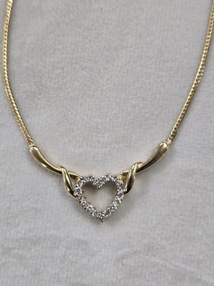 Natural Est. 1/2 CT. TW diamond (19) 17" 14K yellow gold heart Necklace, 7.5 gr