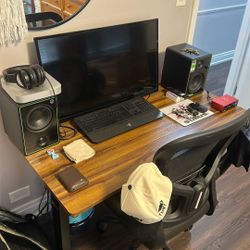 Desk With Chair