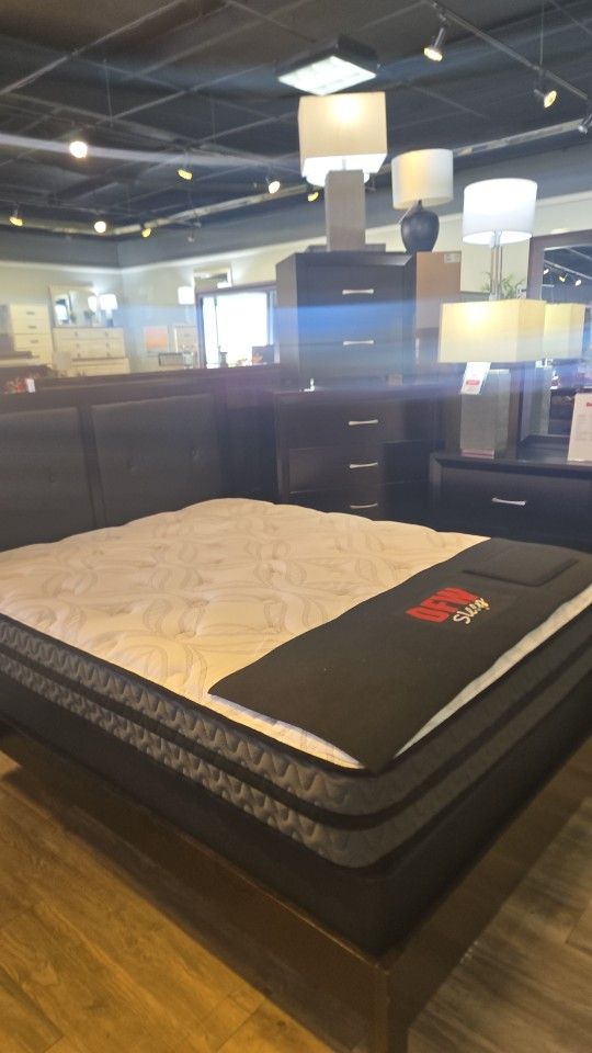 QUEEN BED DRESSER MIRROR NIGHTSTAND $$898 FINANCING AVAILABLE 