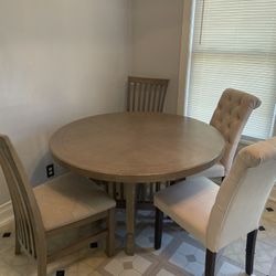Furniture/dining room, set/TV And Dresser