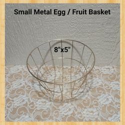SMALL METAL EGGS / FRUIT BASKET

