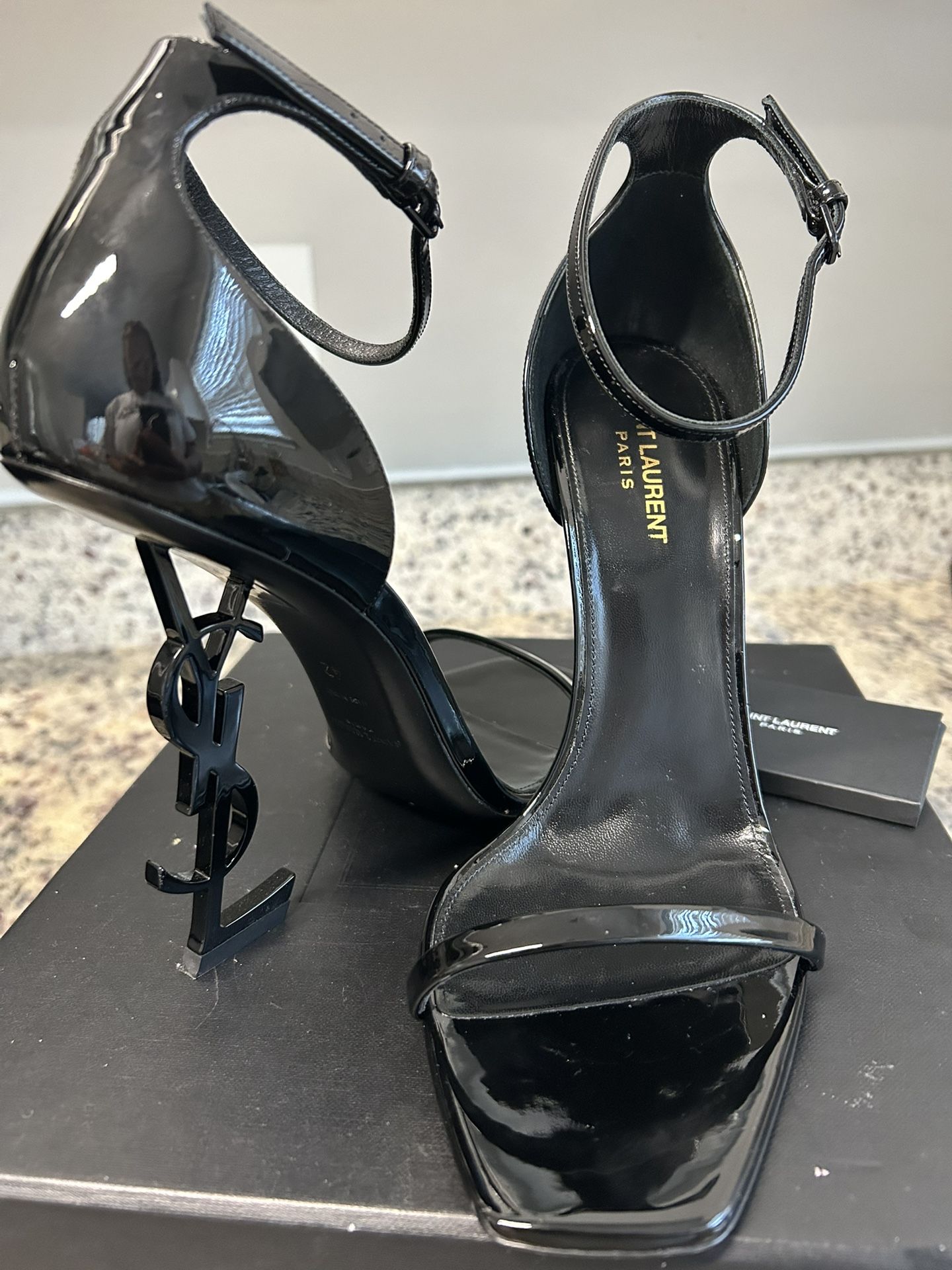 Saint Laurent Signature Black Opium 