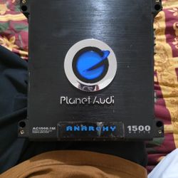 Planet Audio Amplifier