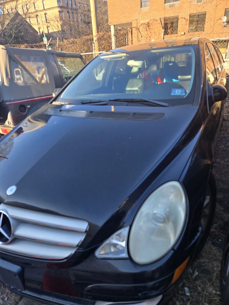 LX570