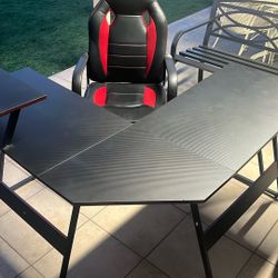 Desk W / Chair 