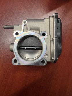Nissan Sentra 2015 1.8 Throttle Body