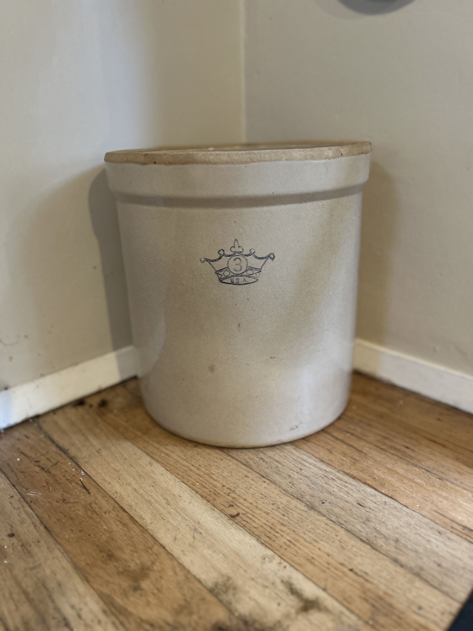 ANTIQUE 3 GALLON BLUE CROWN USA STONEWARE CROCK Fermentation / Planter / Decor