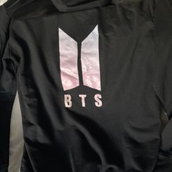 BTS Sweatshirt Med