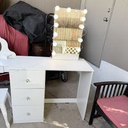 Vanity Table with Mirror