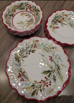 Christmas dinner plates