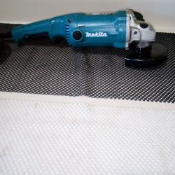 Makita  10.5 Amp 5" in  SJS Angle Grinder GA5020 In Excellent Condition 
