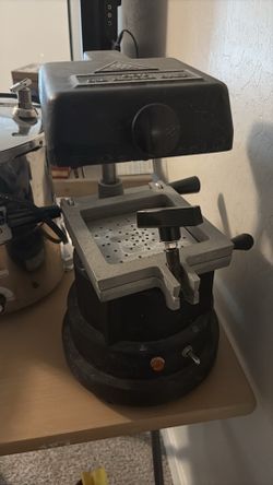 Vaccum former