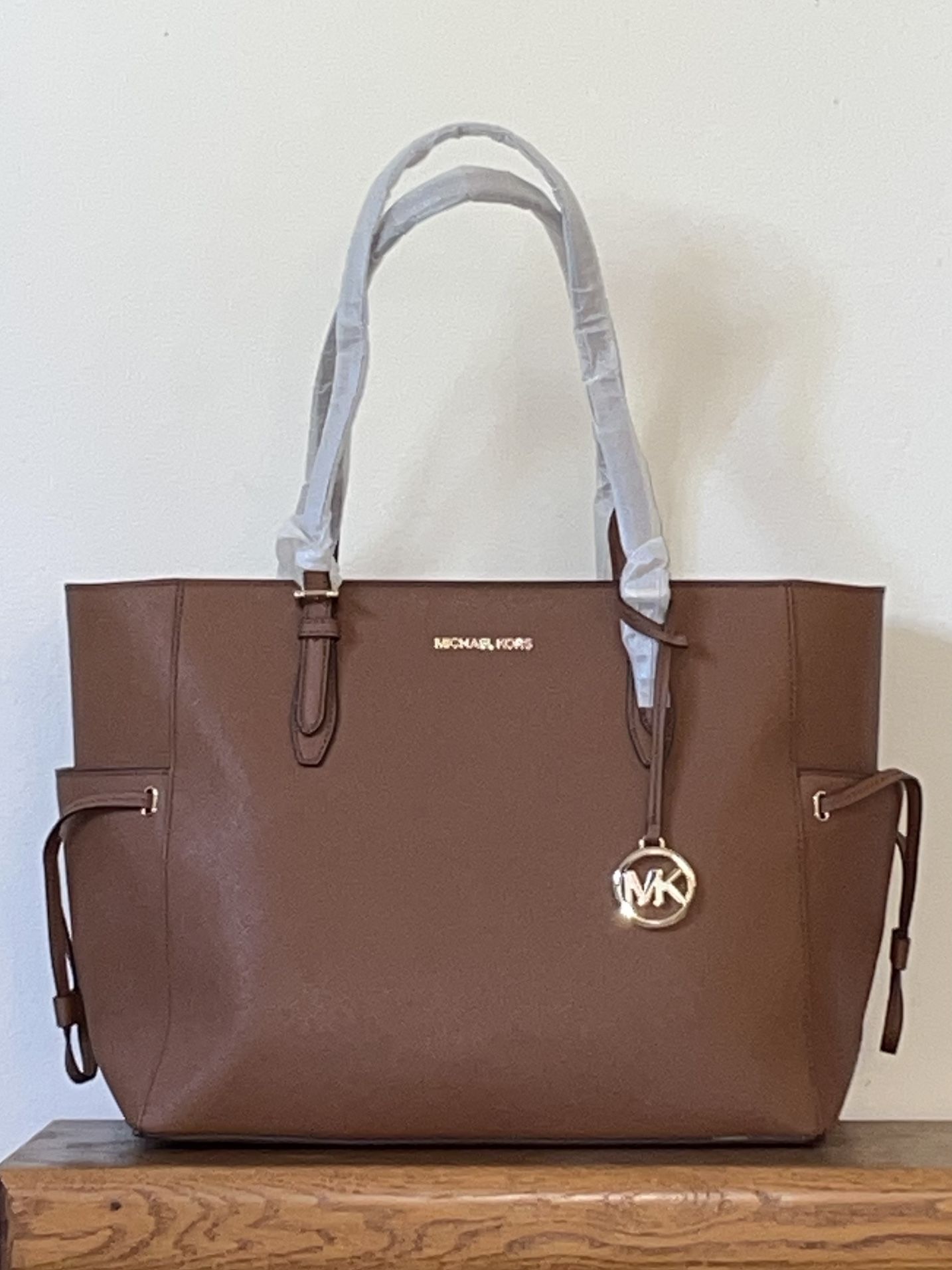 Michael Kors Gilly LG Travel Tote Bag