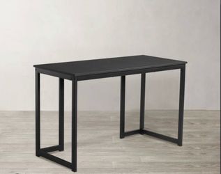 Black Desk