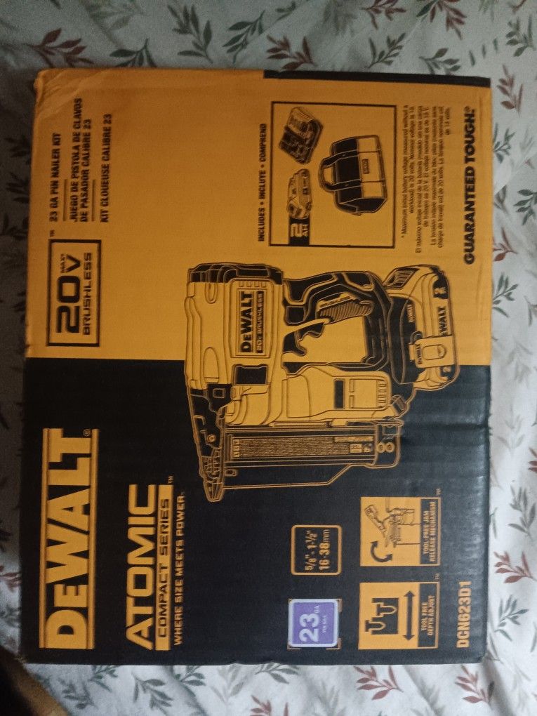 DeWalt 23g PIN NAILER KIT NEW $225