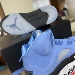 Air Jordan Retro 5 UNC