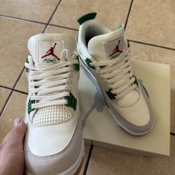 Jordan 4 Green Pine Sizes 8,9
