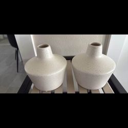 Set of two neutral vases two for $15