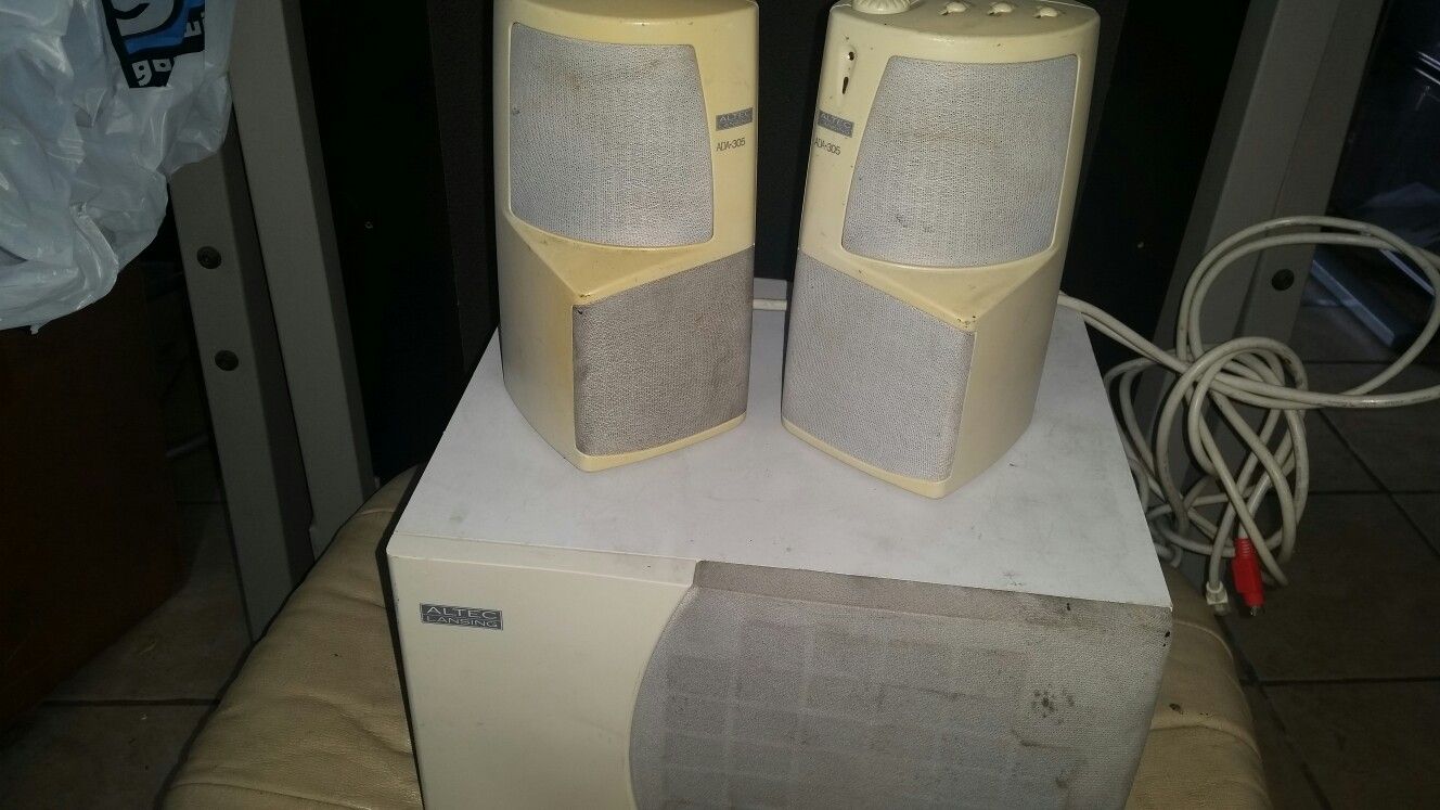 Altec lansing ada 305