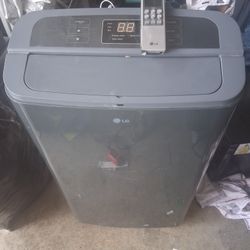 LG 12,000 BTU Portable Air Conditioner with remote