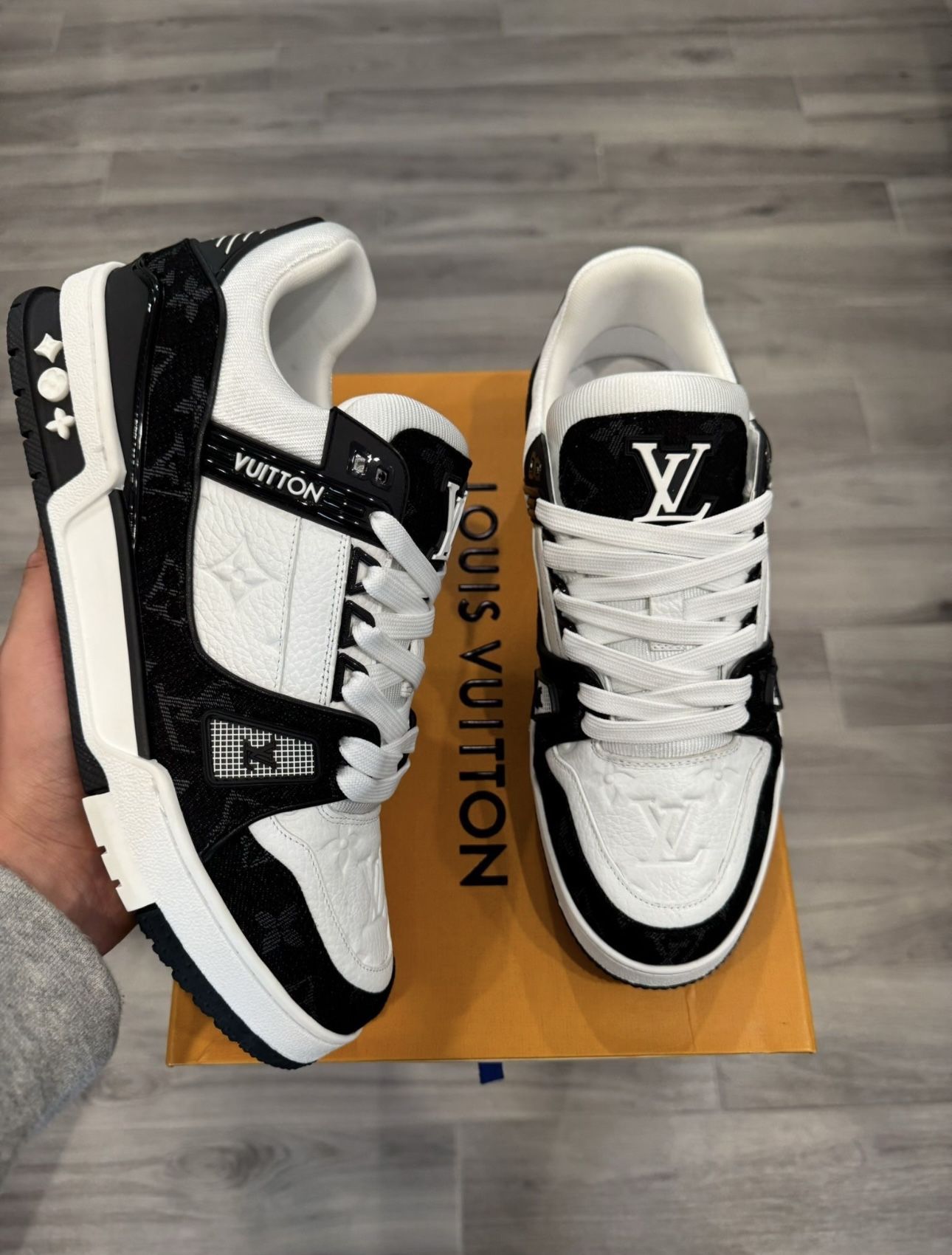 Louis Vuitton LV Trainers White & Black Sneaker