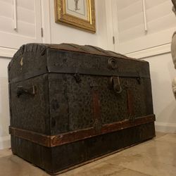 Antique Camelback Truck Perfect For End Of Bed, Storing Blankets, Remotes, Vintage Clothing! 