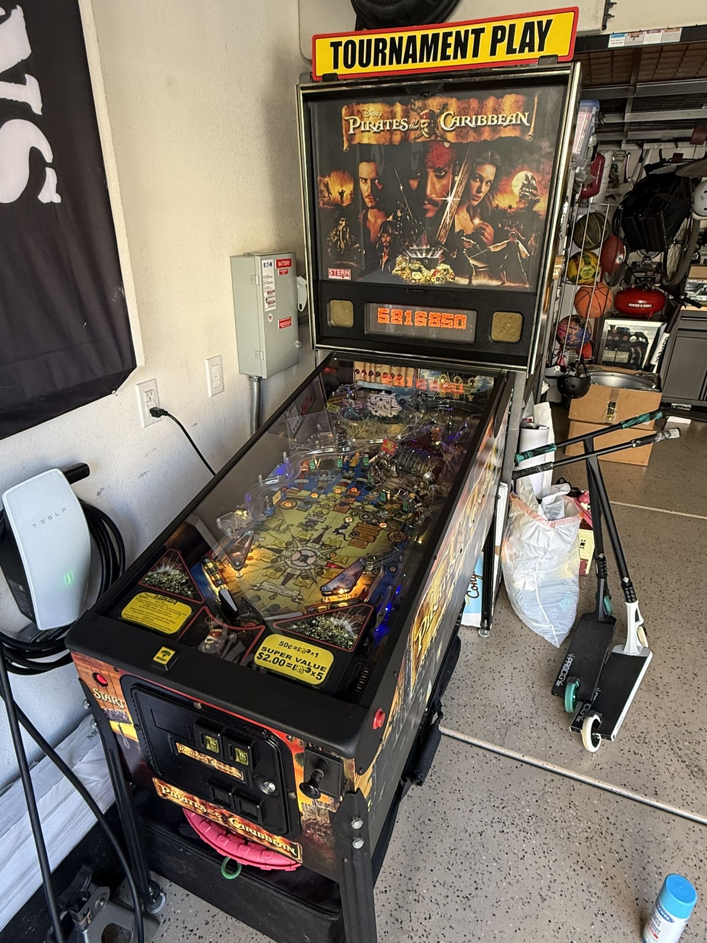 “Authentic 2006” STERN Special Edition Pirates Of The Caribbean Tournament Play Pinball Machine!!