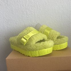 Ugg Fluff Sandals 