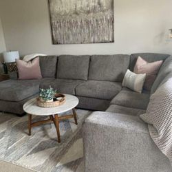 Platinum Big Cozy Couch Sectional With Chaise Ballnasloe💥 New Brand ⭐️ Showrooms Available 🏠