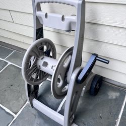 excellent condition suncast garden hose reel 