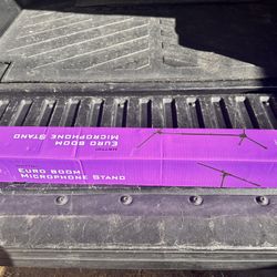 One Stage Stand 