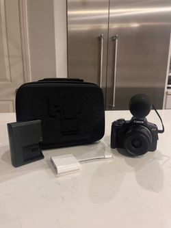 Canon EOS R50 🚨 PACKAGE DEAL 🚨 $724 OBO