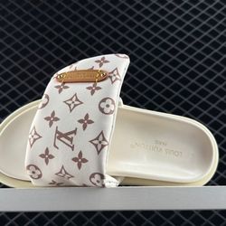 Classic style slippers in denim fabric