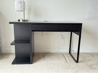 Modern home desk with storage and shelves